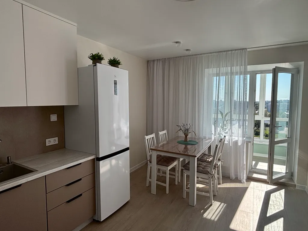 Шикарная евродвушка, высокий этаж, красивый вид, близко центр города