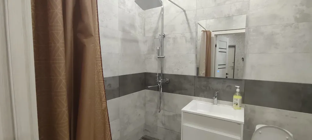 Современная студия в центре возле ЖД вокзала