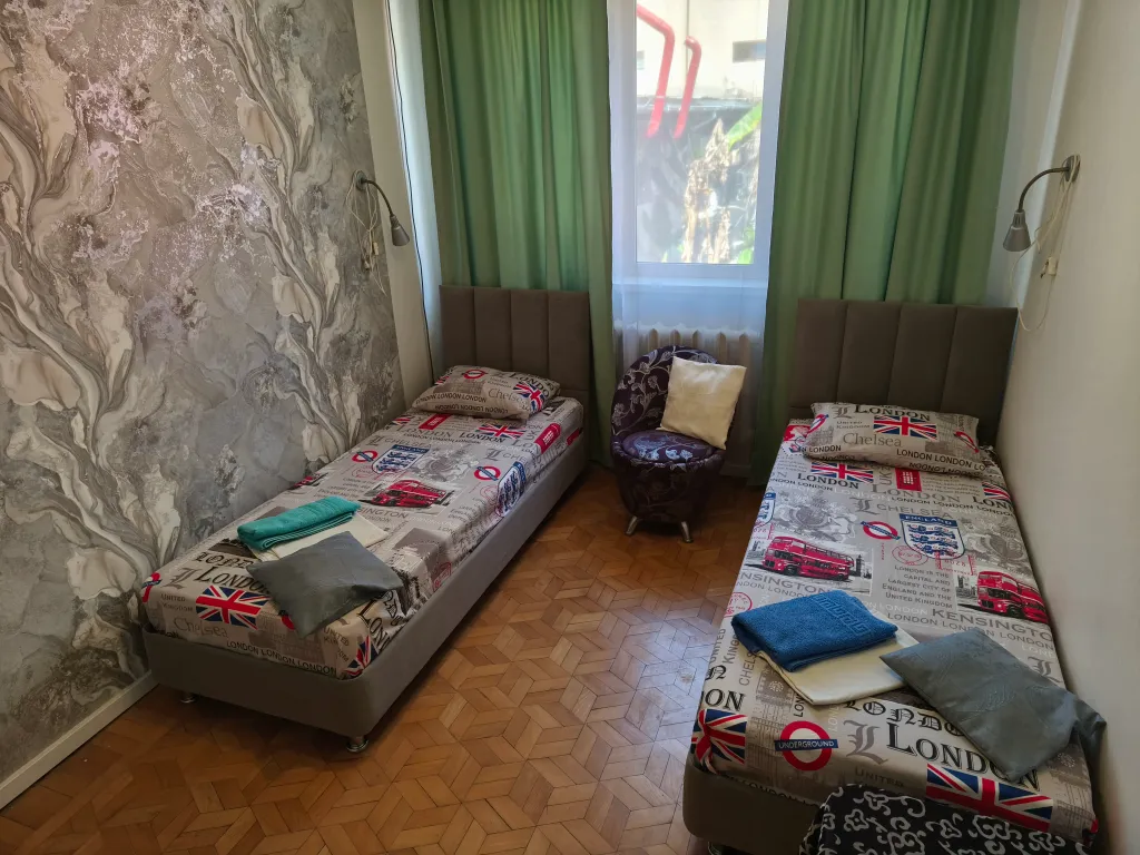 Комната у парка Ривьера