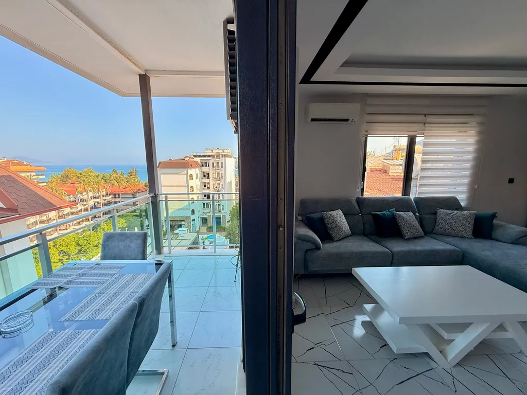 Sea View 2BD Flat 100m to the Beach