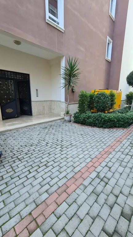 Квартира в комплексе с бассейном