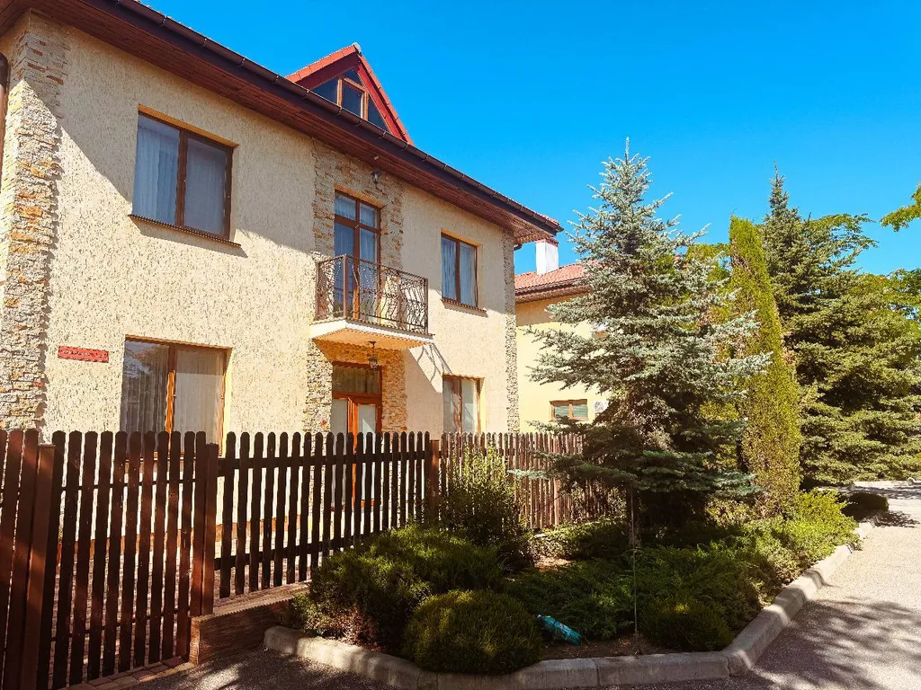 Апартаменты первая линия, Любимовка