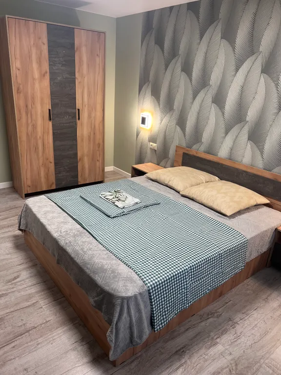 Трехкомнатная квартира в центре Кудепсты