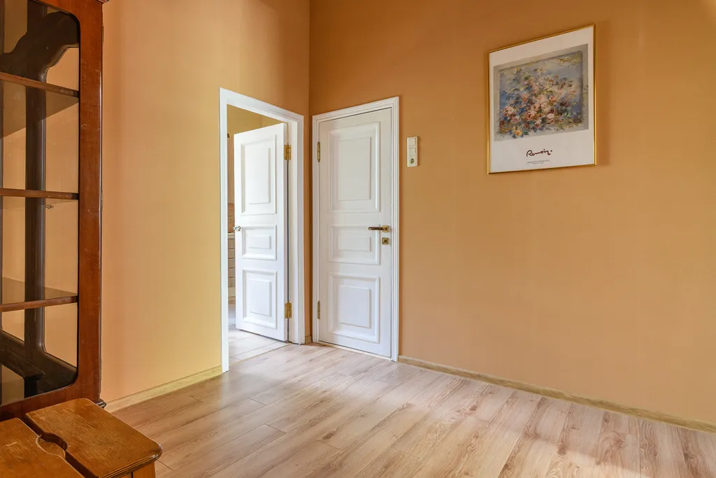 Роскошная квартира с балконом и парковкой рядом с Петропавловкой