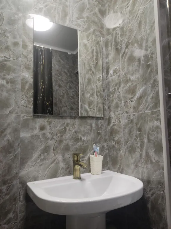 Стильная студия, расположенная вблизи аэропорта и ЖД вокзала Алматы-1