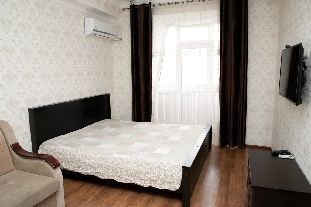 Квартира Квартира Анти-Отель на 3чел. 1комн.кв. 1этаж, код-128 — Махачкала