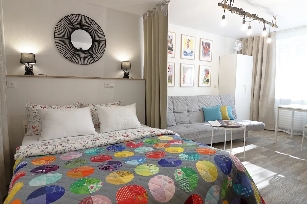 Центр Юго-Запада рядом с Большим Глобусом и Макдональдсом