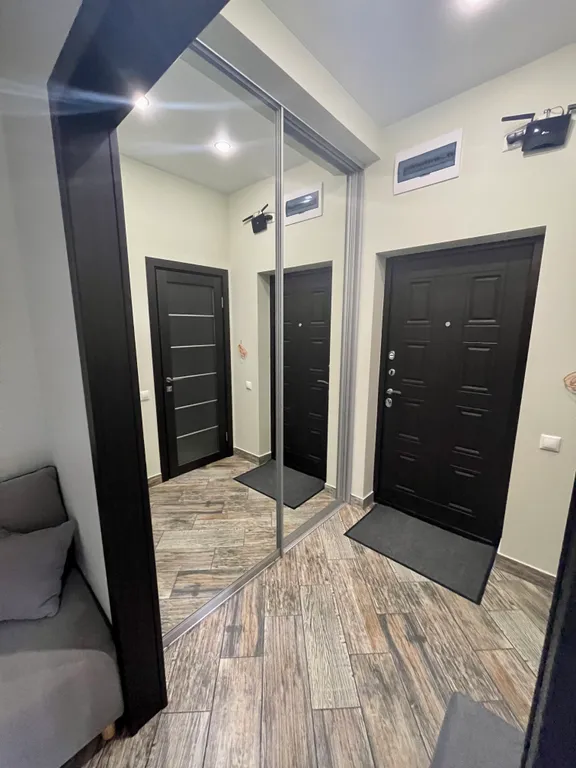 Большая квартира напротив подъемника