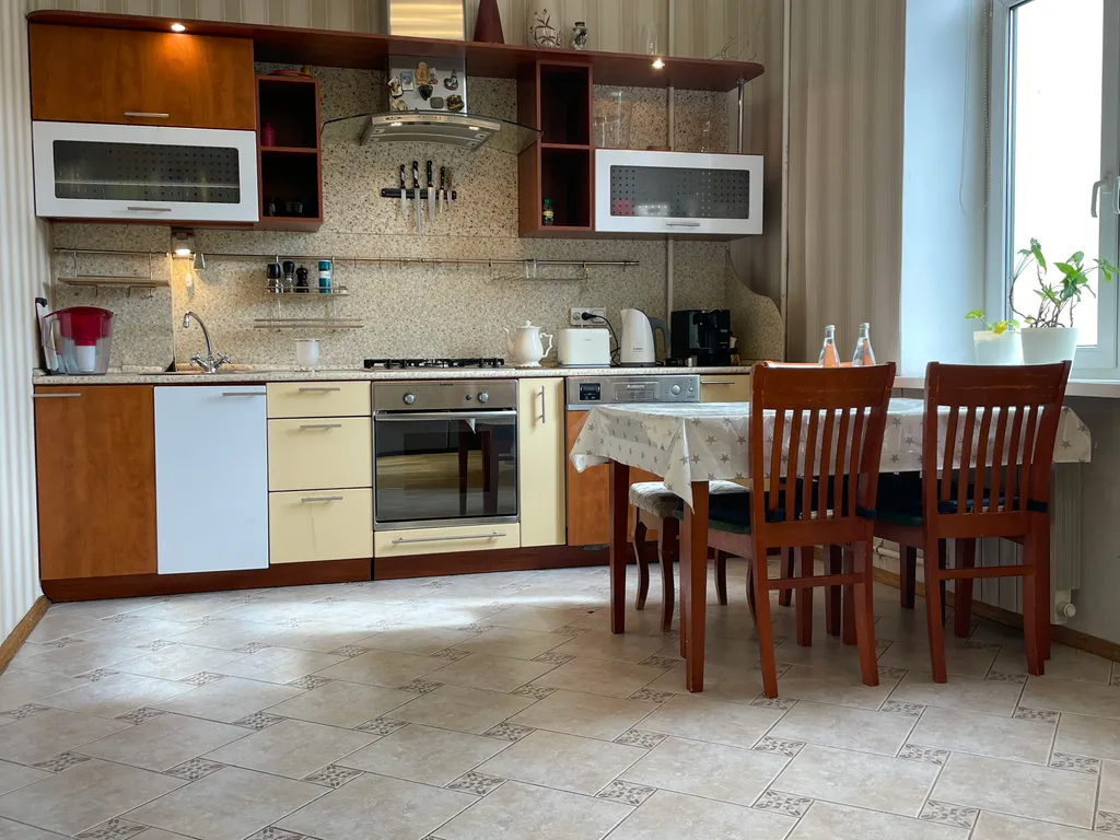 Апартаменты у Казанского Собора и Дома Зингера