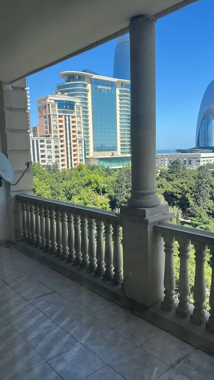 Апартаменты в центре с восхитительным видом на море