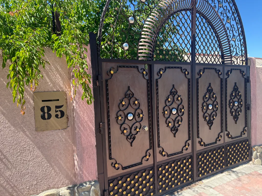 Коттедж Гостевой дом с беседкой — Новороссийск