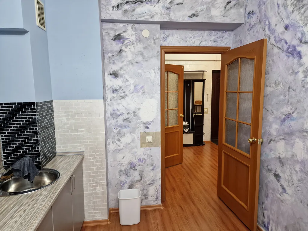 В новостройке на 11ом этаже с большой кухней и видом на плотину ГЭС!