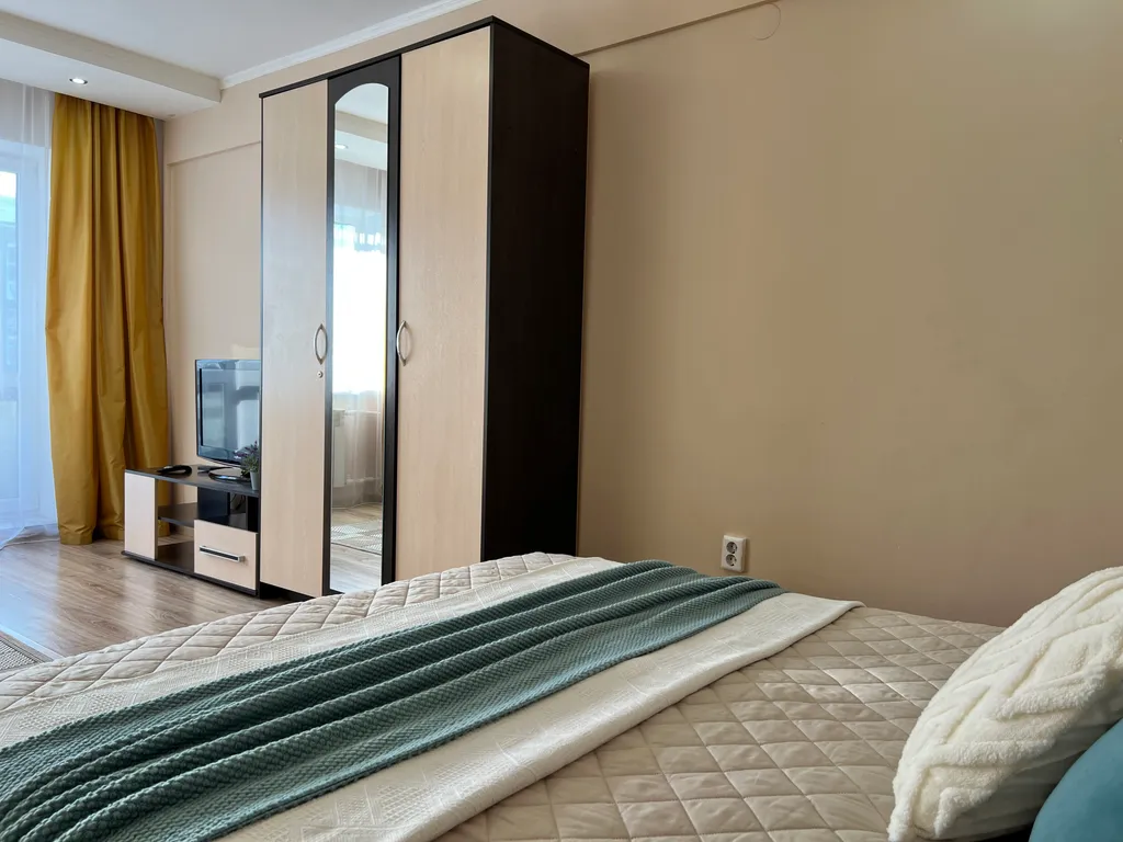 Теплая 1-к кв рядом с жд вокзалом. Не берем оплату за финальную уборку