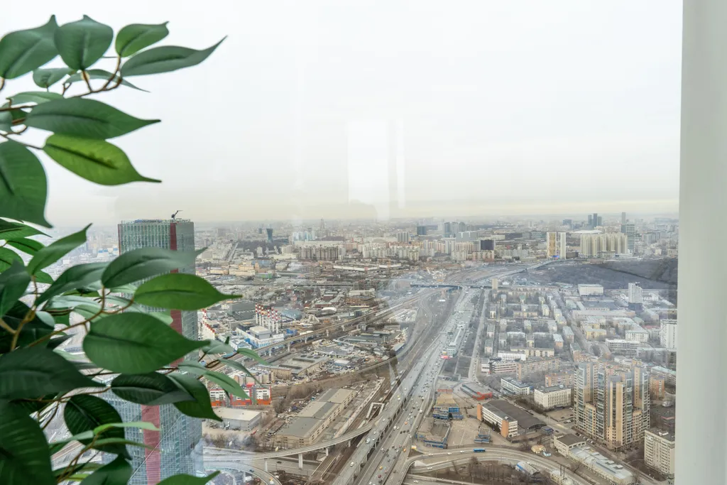 Угловой стильный апартамент с 2 спальнями