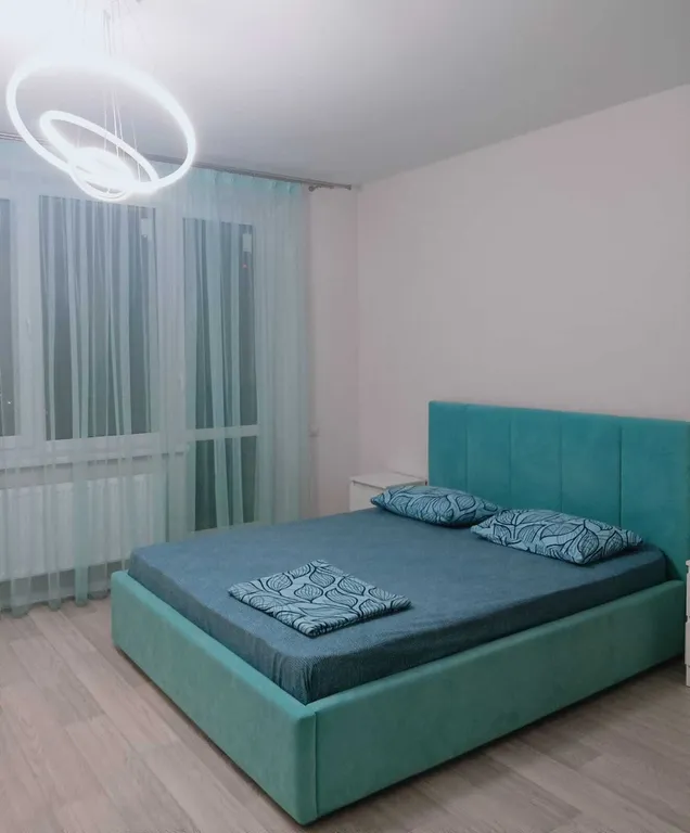 Студия с видом на город