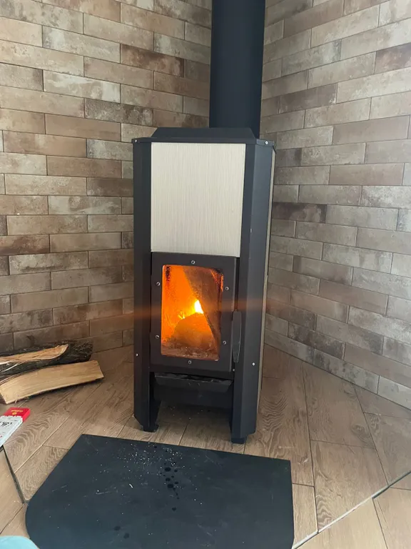 Дом в тишине леса и полей