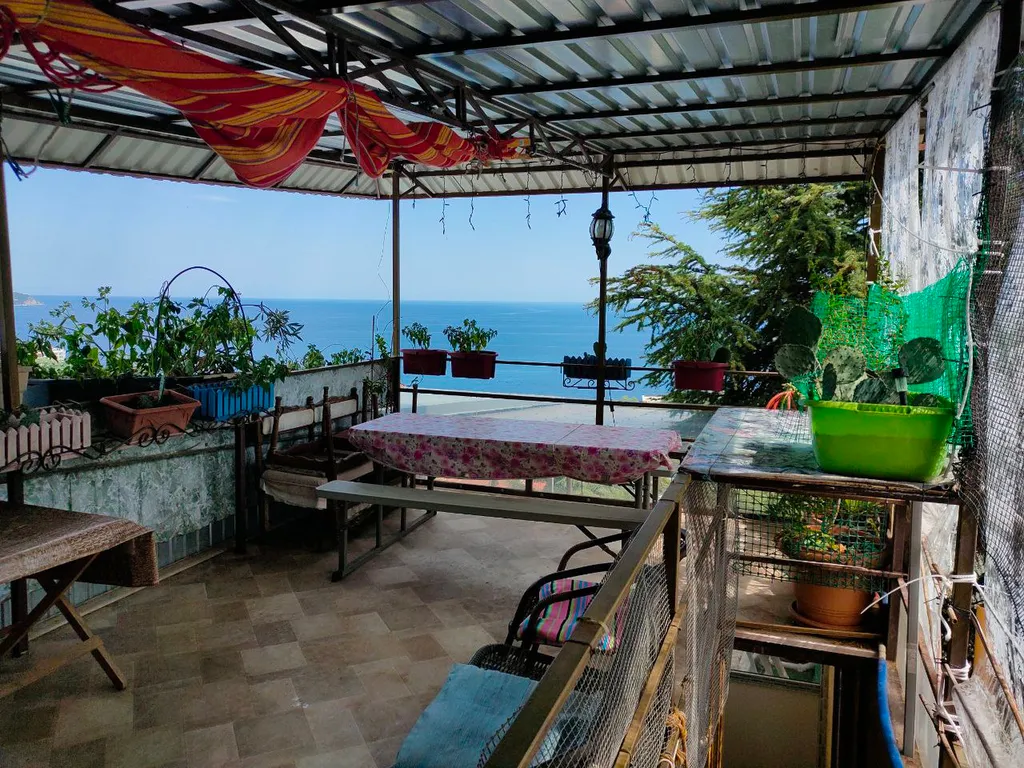 Таунхаус с видом на море и горы