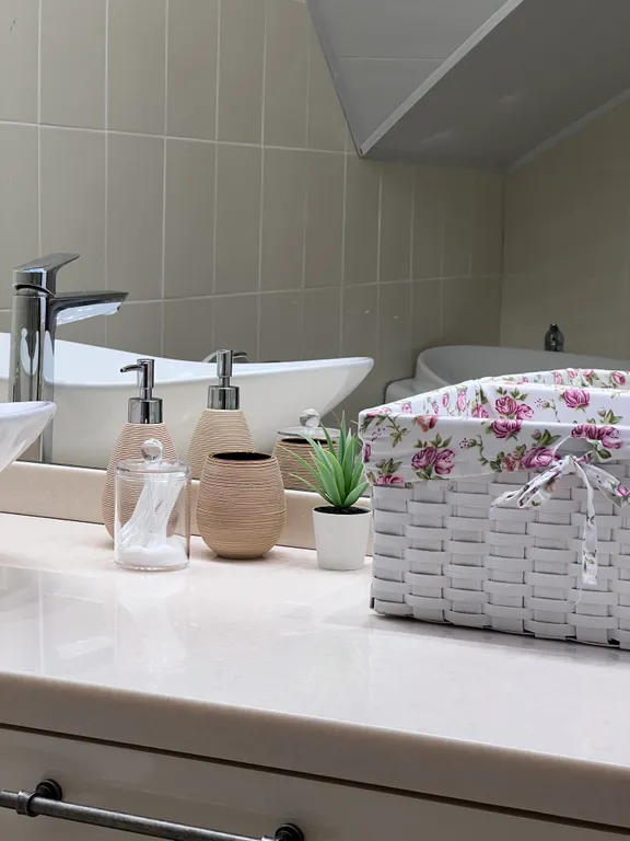 Коттедж с дровяной баней на берегу озера