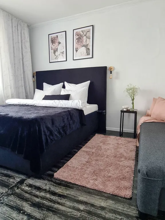 Квартира с большой кроватью, балконом и оплаченными кинотеатрами