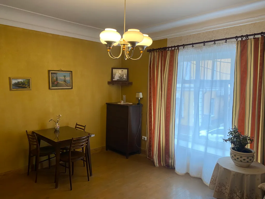 2-комнатная квартира в историческом здании