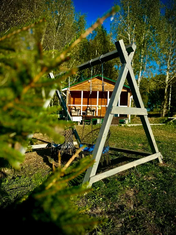 Уютный дом у озера