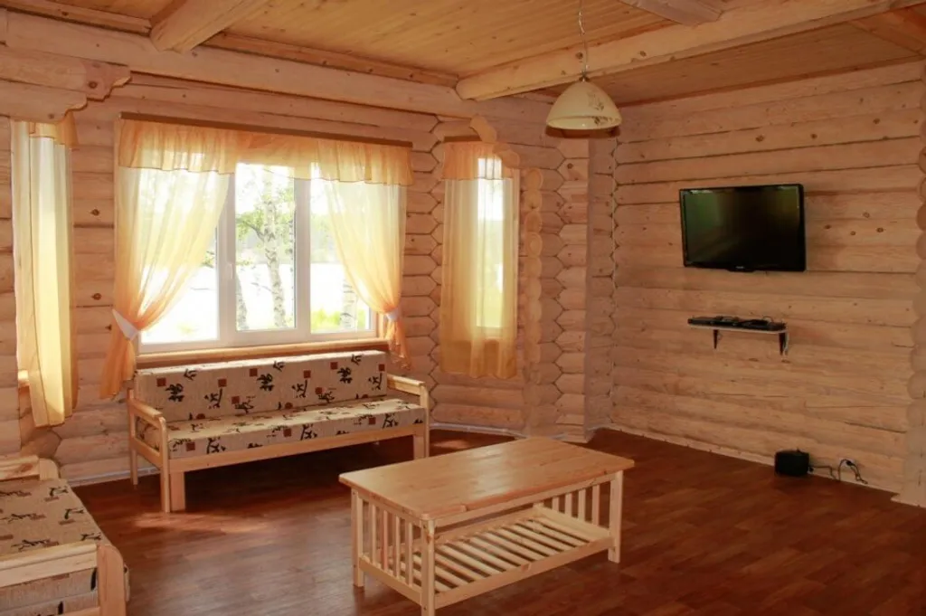 Бревенчатый дом 2 с видом на реку