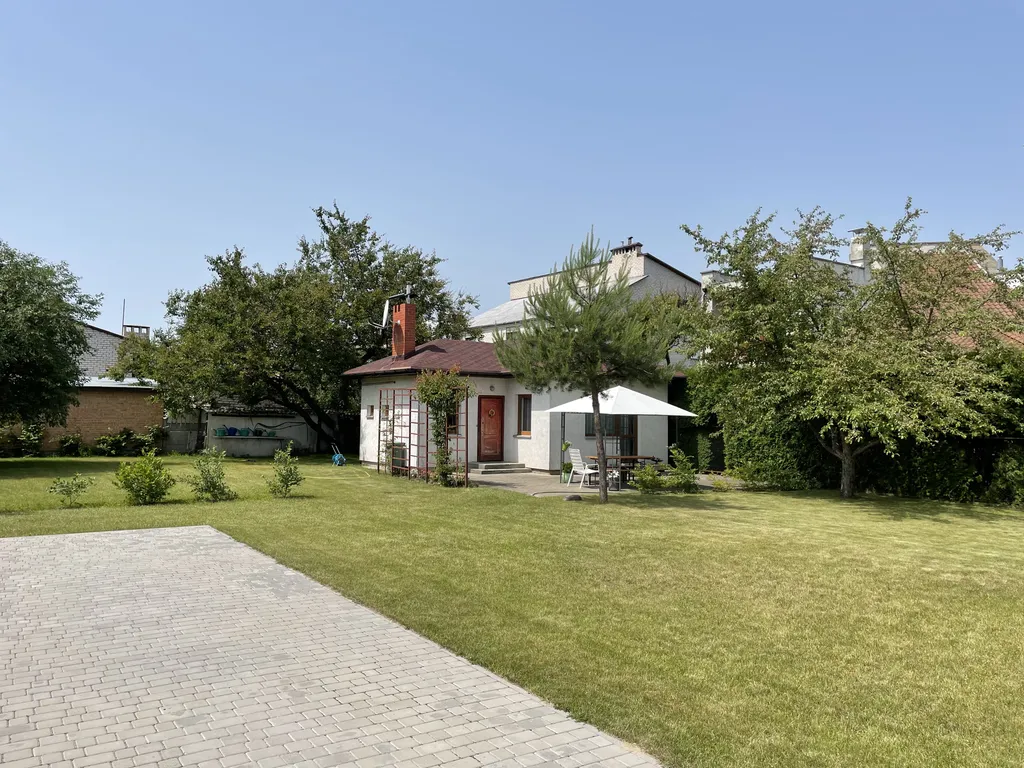 Дом для отдыха в зелёной части города