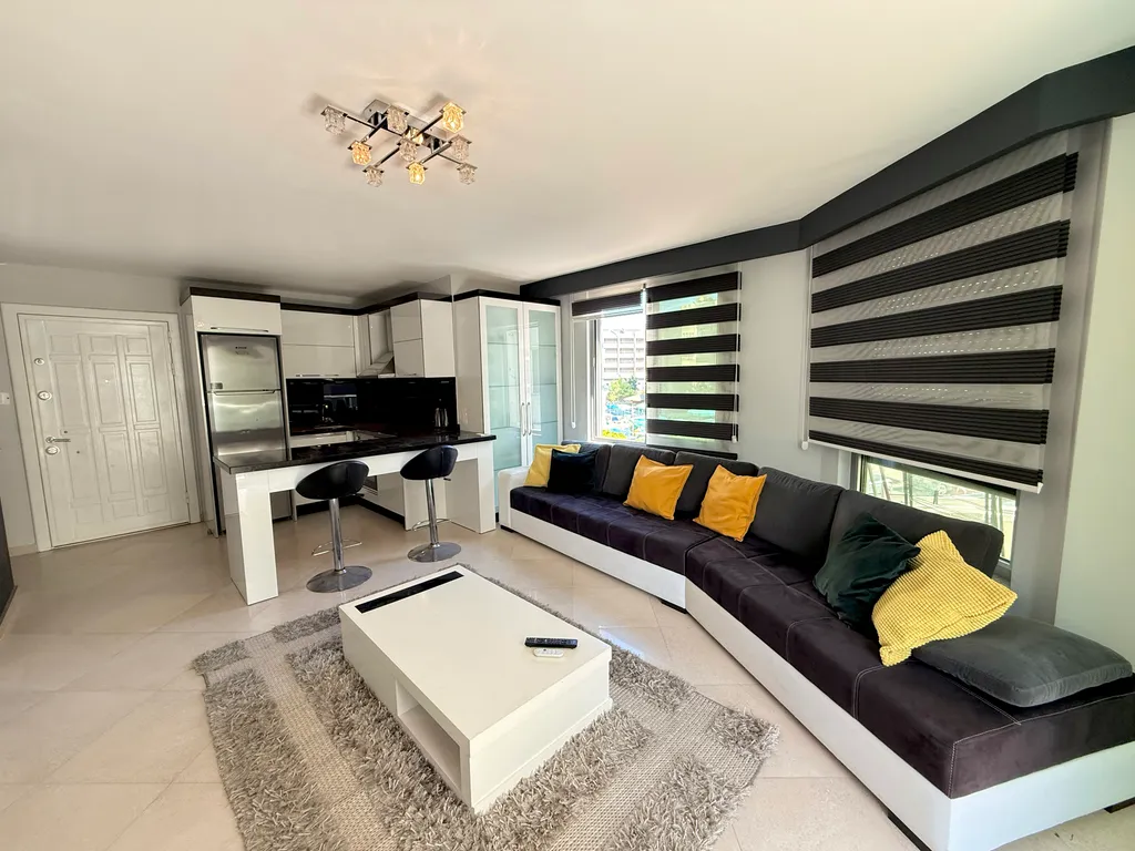 Sea View 2BD Flat 50m to the Beach