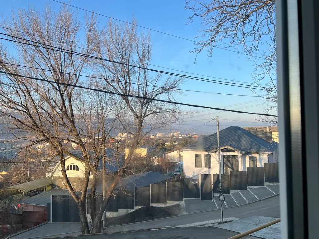 Семейный номер с видом на горы