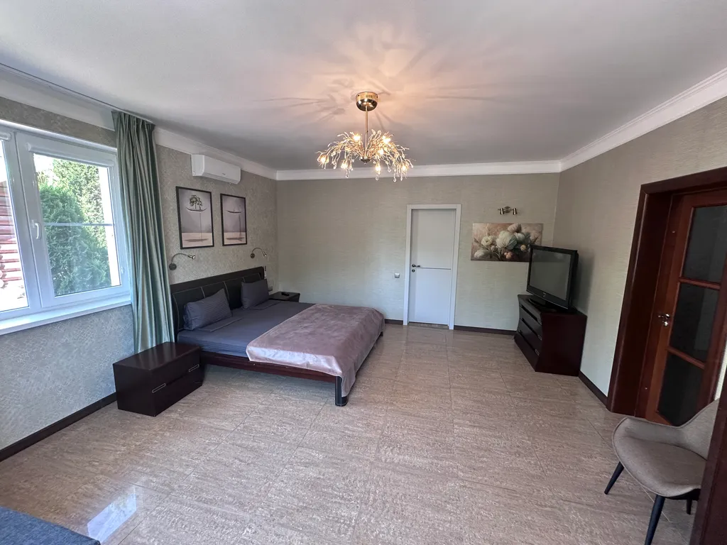 С бассейном на пляже