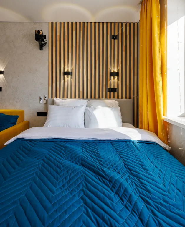 Уютная кино-студия с проектором