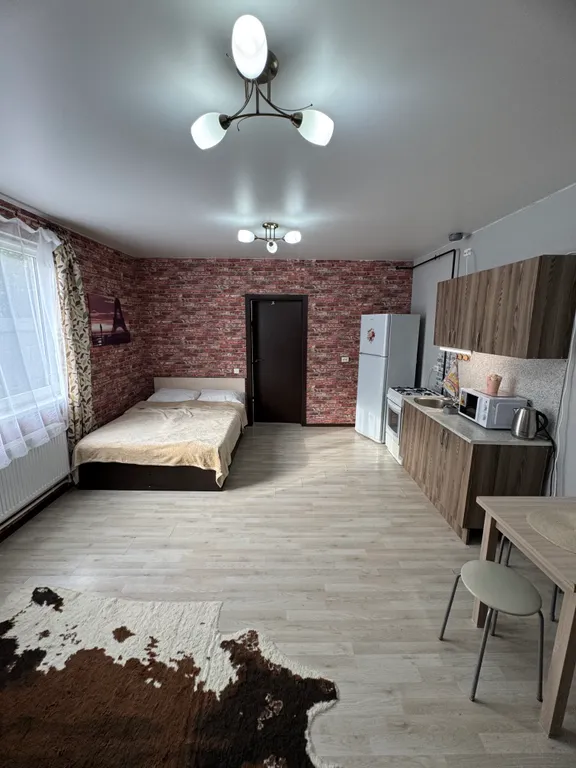 Коттедж Часть дома с отдельным входом у озер и леса, качели и мангал во дворе — Санкт-Петербург