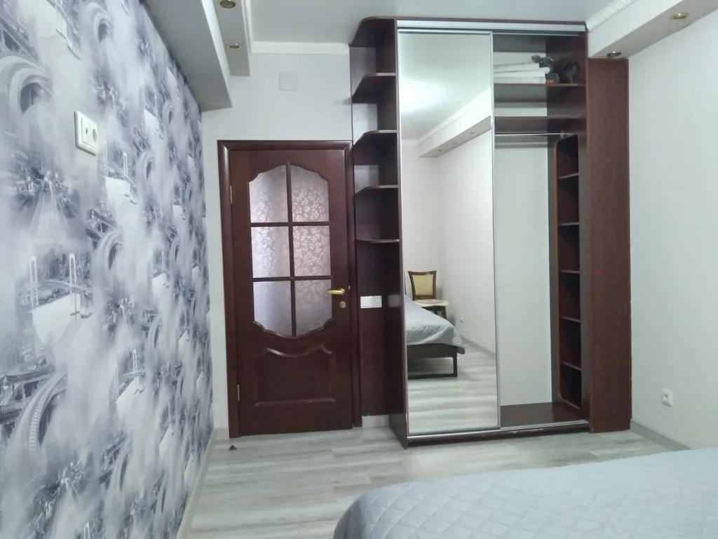 Семейная квартира рядом с Французским прудом