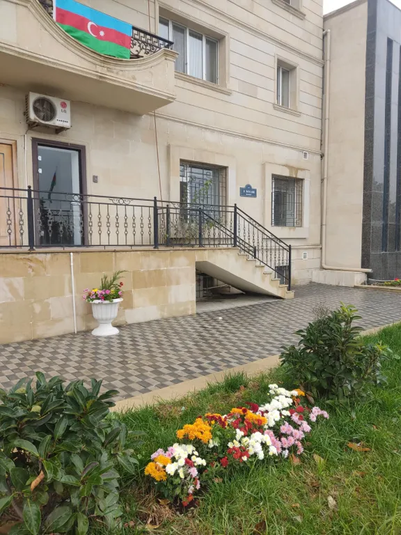 White boulevard apartment