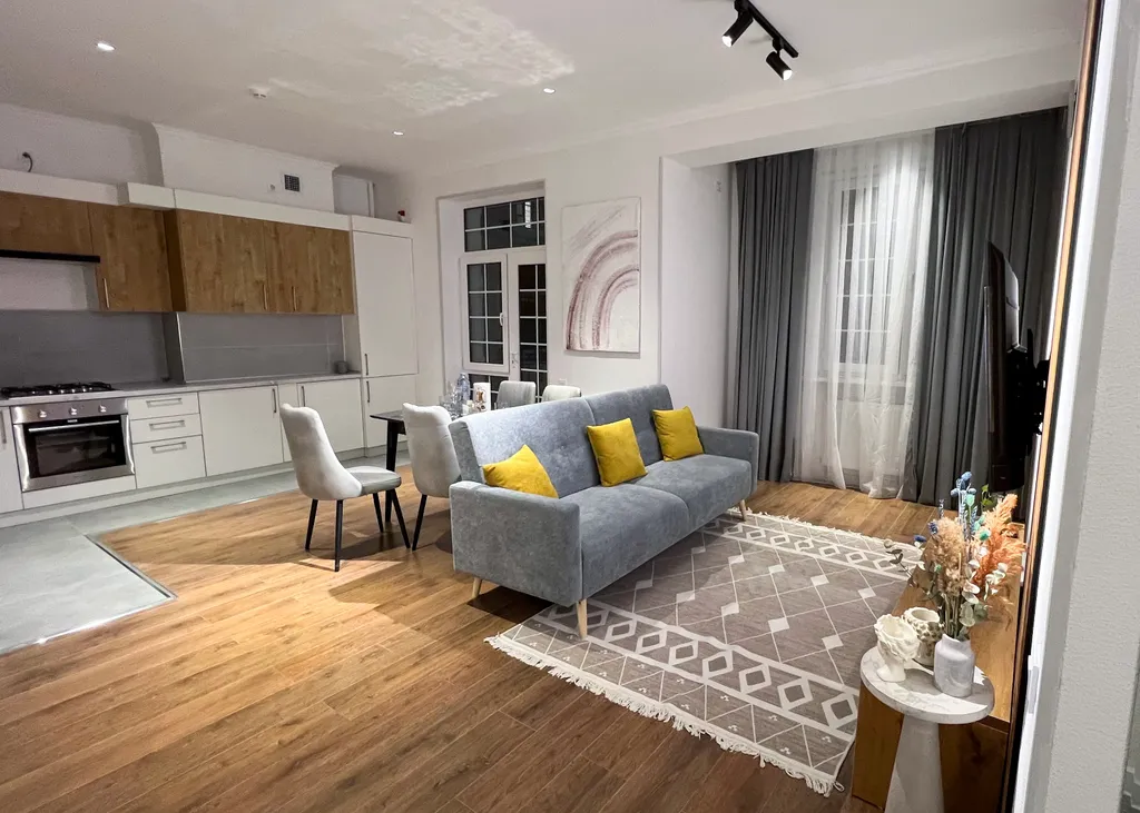 M6 Стильная и светлая квартира в пару минутах от аэропорта в центре