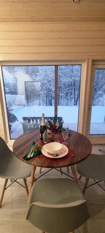 Современный дом у каньона реки Лава, с баней и видом на ручей