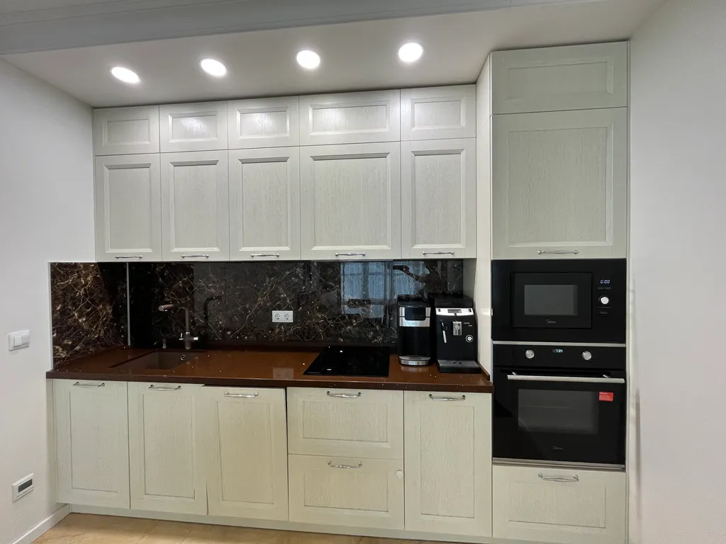 Прекрасная двухкомнатная квартира с видом на море