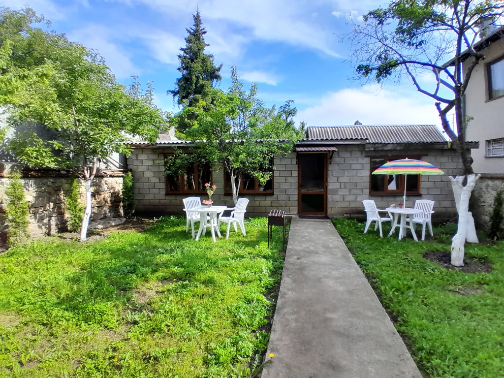 Комната с отдельным входом в частном доме рядом с парком