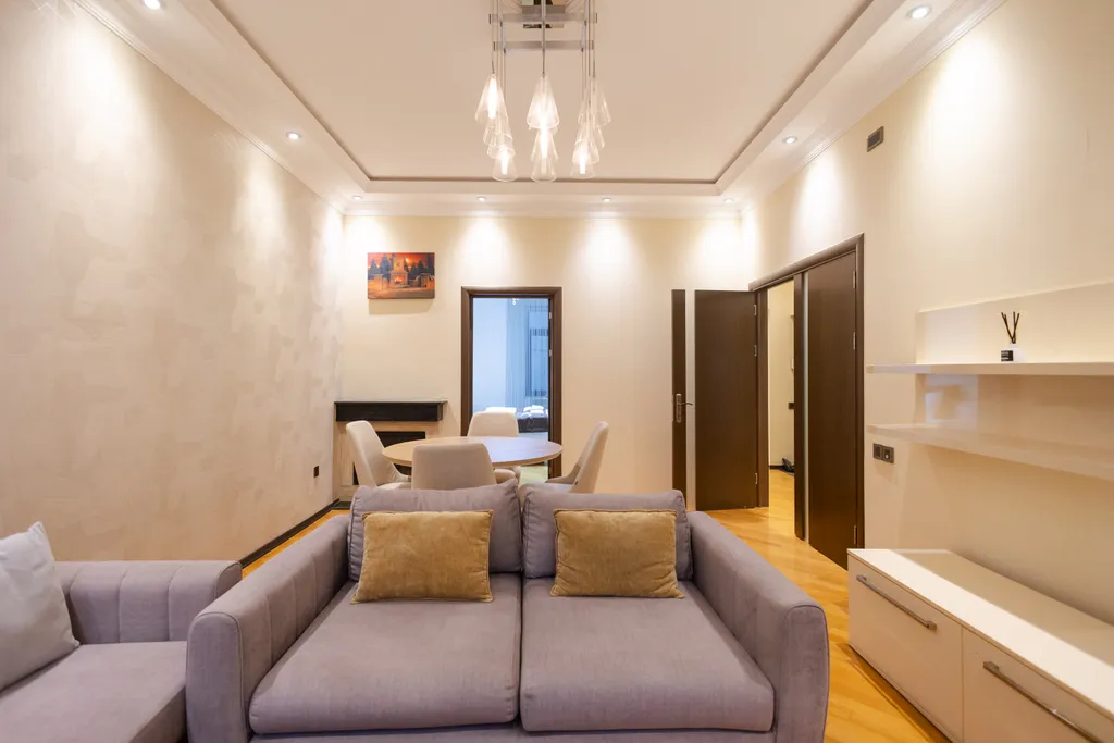 2 спальни + гостиная, прямой балкон с видом на гору Таргова