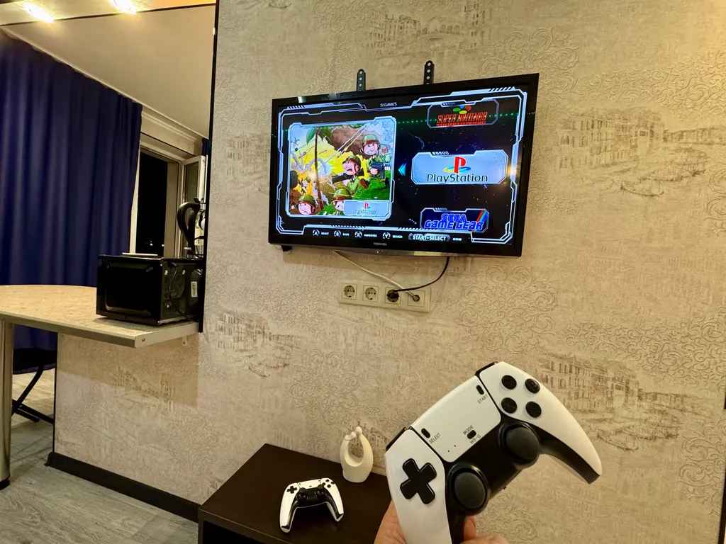 Студия с дизайнерским оформлением