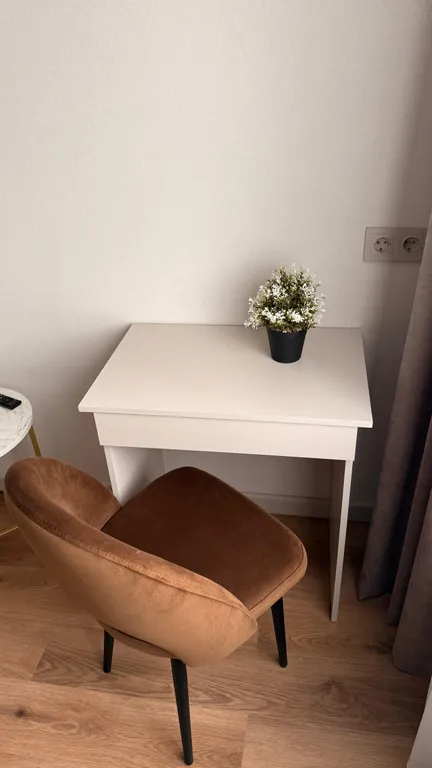 Уютная квартира рядом с ТРК Семья