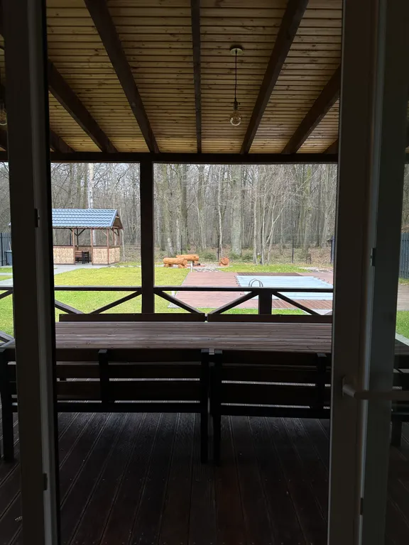 Дом в лесу с баней и бассейном