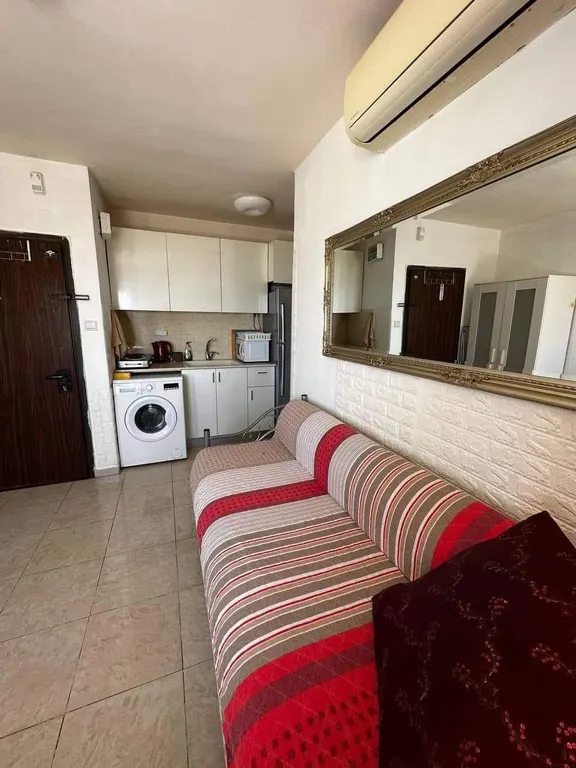 Красивая 2 комнатная квартира на первой линии моря с панорамным видом