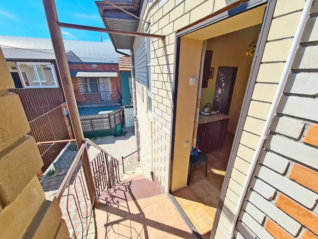 Номера на Пляже, квартира - студия с кухней 150/1, до берега 40 метров