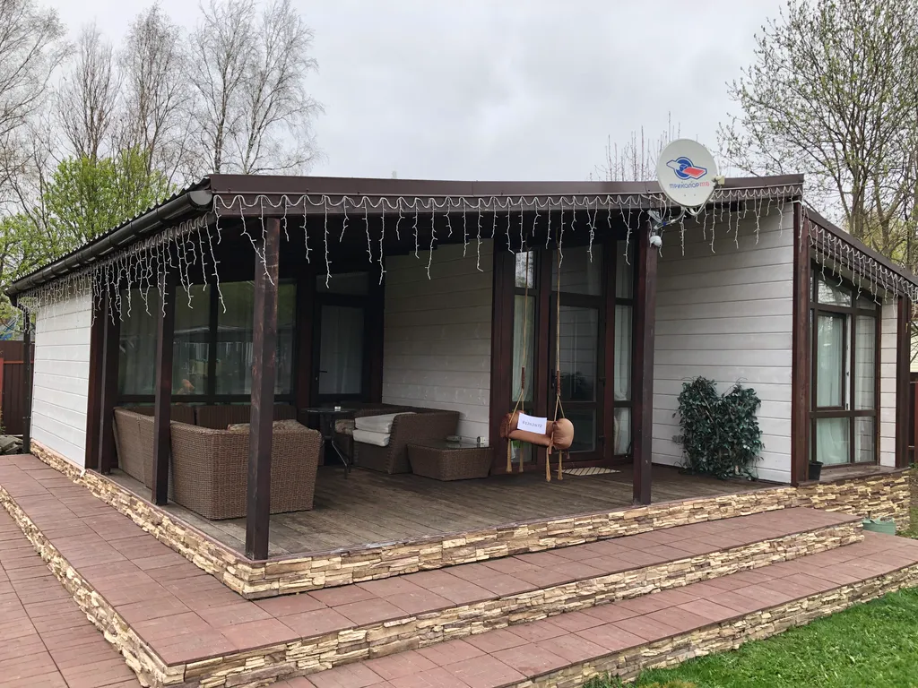 Уютный коттедж с баней и подогреваемой купелью.