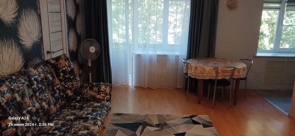 Уютная квартира в центре города, с видом на реку Ловать