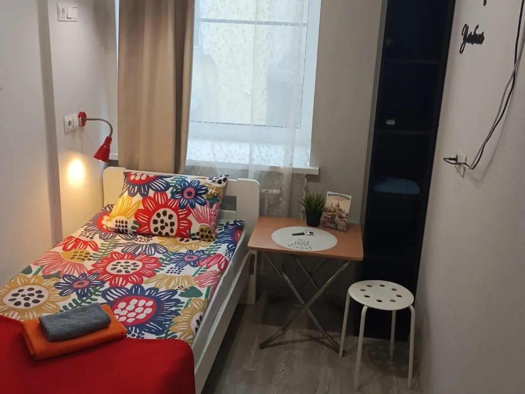 Квартира Квартира Уютный номер в миниотеле рядом с Аничковым мостом, окно во двор — Санкт-Петербург