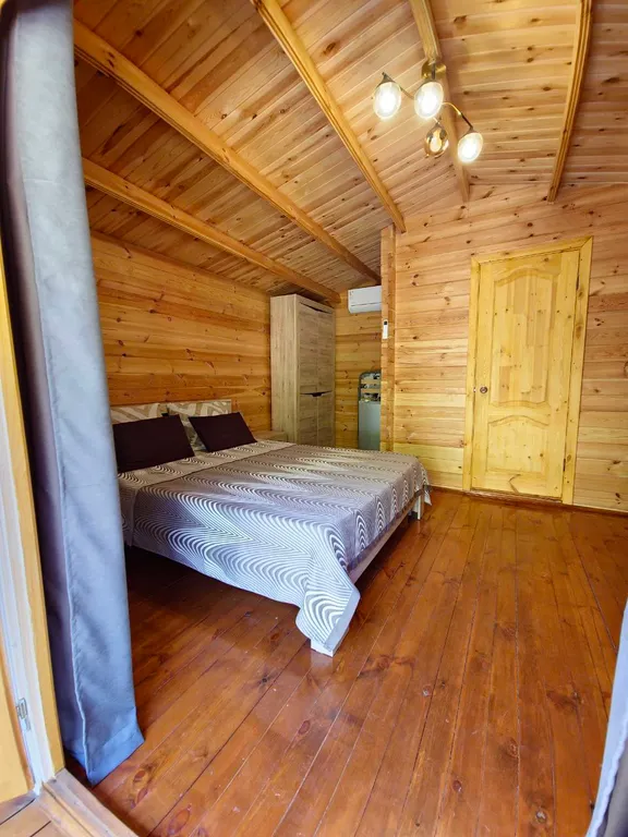 Коттедж Эко домик с парковкой возле горной реки — Гагра