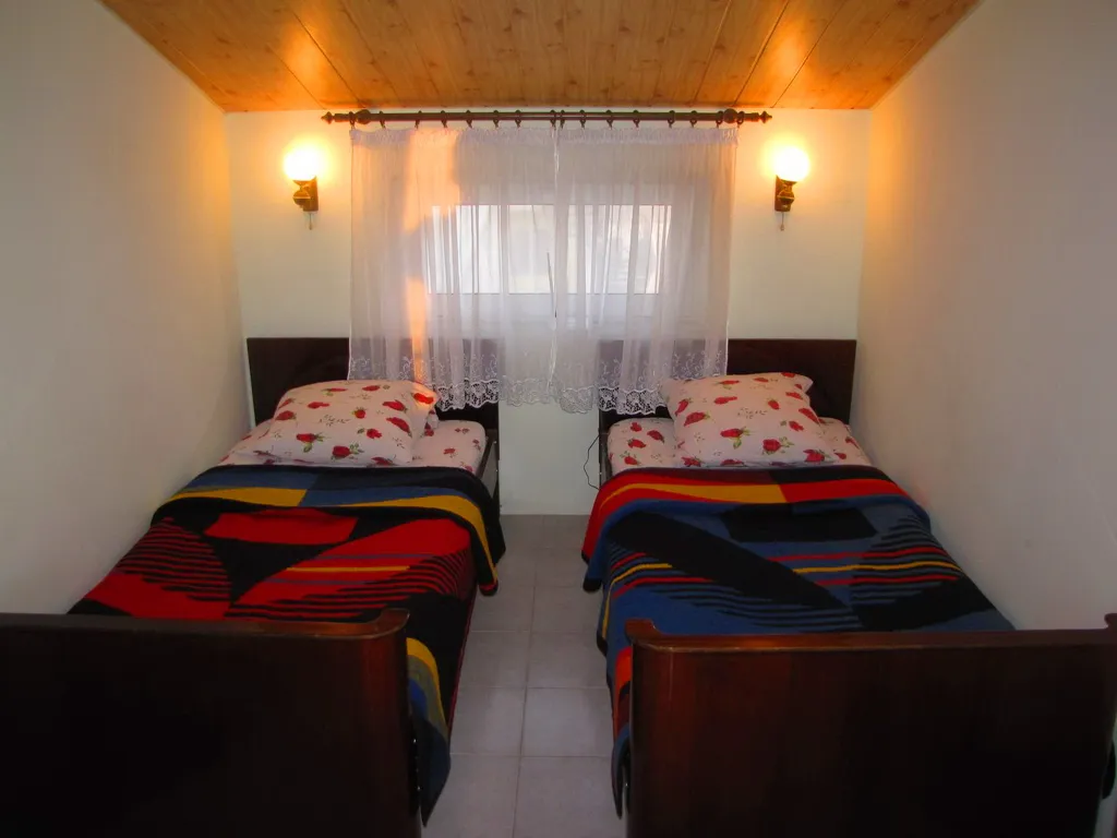 Квартира Квартира 3-х комнатный номер стандарт до 6-ти человек — Любимовка