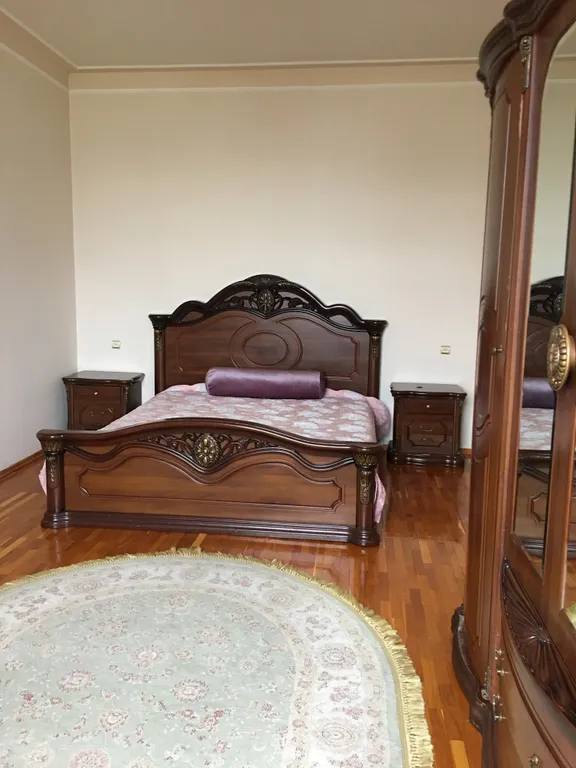 Большой уютный загородный дом с садом